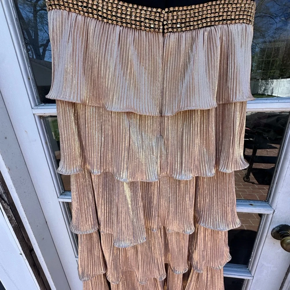 Ieena for Mac Duggal size 6. Worn once. - Picture 11 of 12